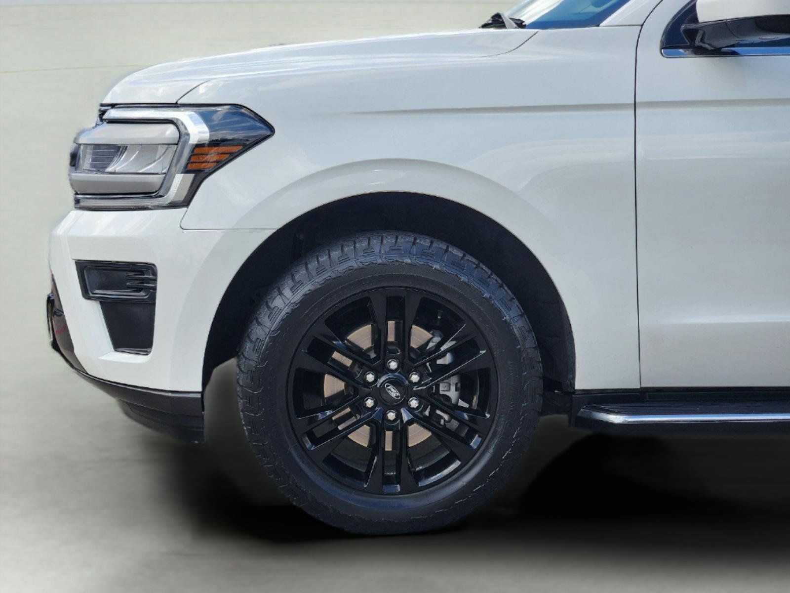 Used 2023 Ford Expedition XLT RWD image 9