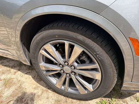 Used 2025 Cadillac XT6 Premium Luxury image 20