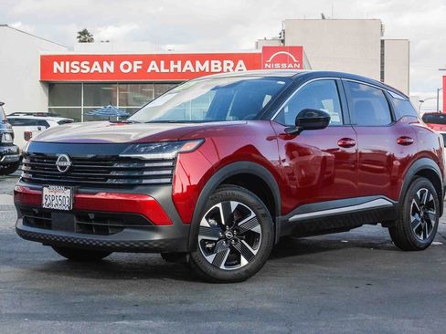 Certified 2025 Nissan Kicks SV image 2