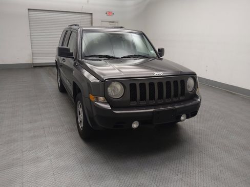 Used 2014 Jeep Patriot Sport w/ Power Value Group AWD/4WD image 13