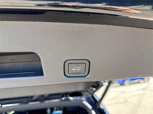 Certified 2025 Chevrolet Traverse LT image 22