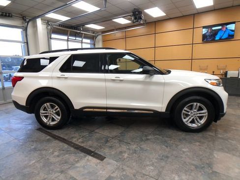 Certified 2024 Ford Explorer XLT w/ Equipment Group 202A AWD/4WD image 8