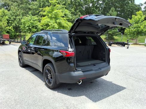 Used 2022 Chevrolet Traverse LT w/ Midnight/Sport Edition AWD/4WD image 15