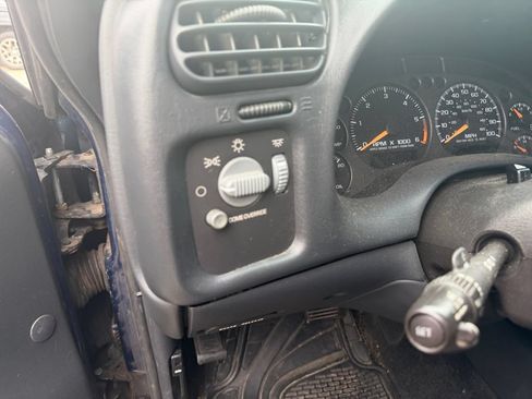 Used 2001 Chevrolet Blazer LT AWD/4WD image 14
