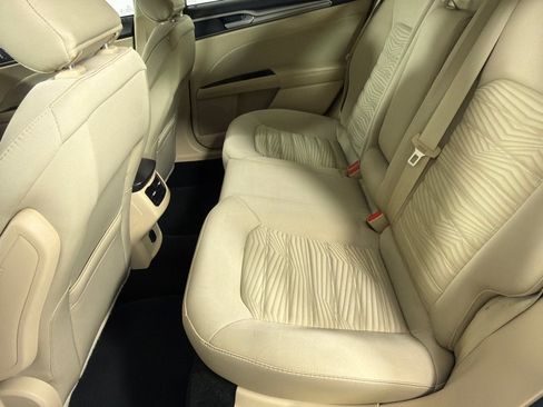 Used 2016 Ford Fusion SE FWD image 14