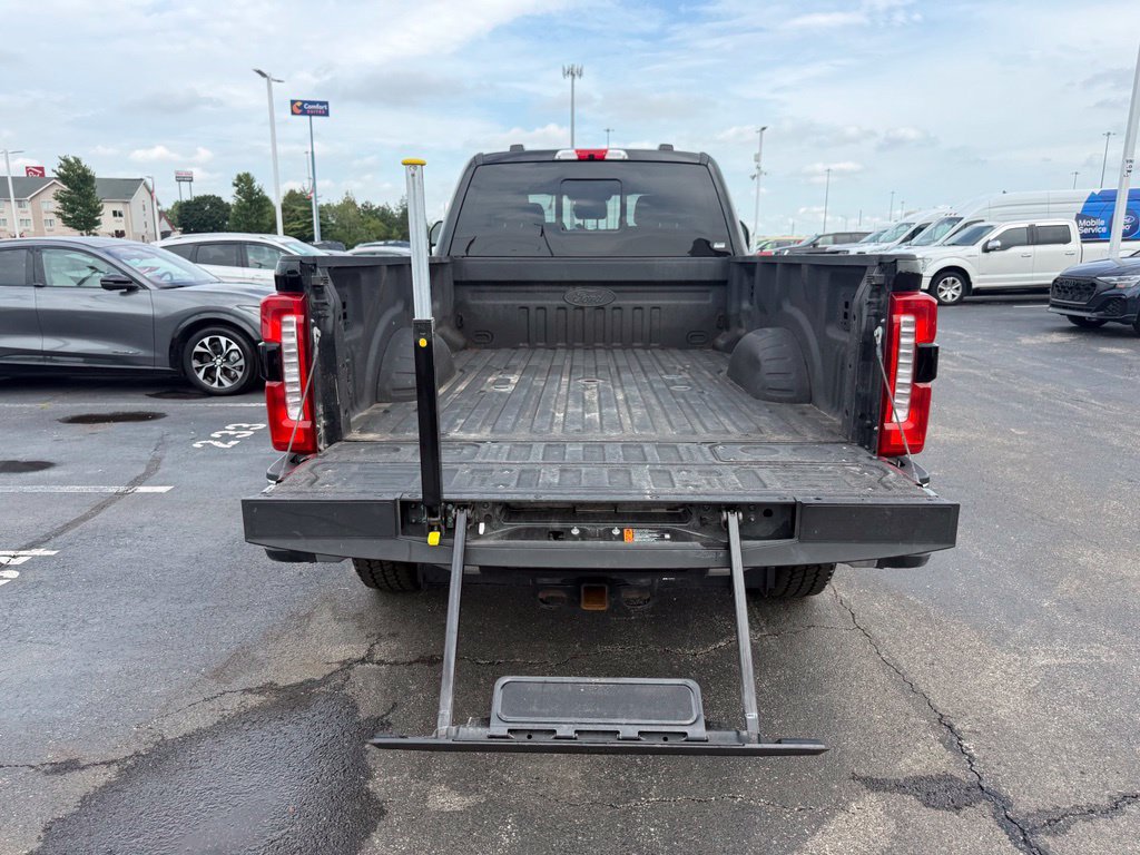 Certified 2025 Ford F350 Lariat w/ Lariat Ultimate Package AWD/4WD image 60
