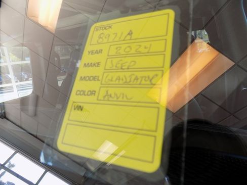 Certified 2024 Jeep Gladiator Rubicon image 35