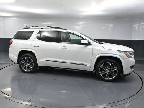 Used 2018 GMC Acadia Denali w/ Technology Package AWD/4WD image 3