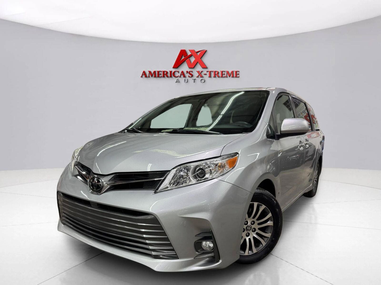 Used 2020 Toyota Sienna XLE Premium FWD image 1