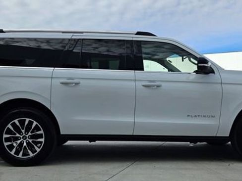 Used 2025 Ford Expedition Max Platinum image 6