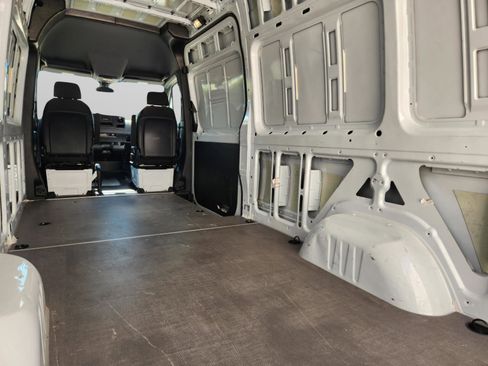 Used 2025 Mercedes-Benz Sprinter 2500 image 21