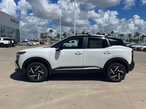 New 2026 Nissan Kicks SV w/ SV Premium Package FWD image 2