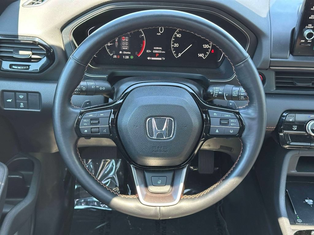 Certified 2023 Honda Pilot TrailSport image 11