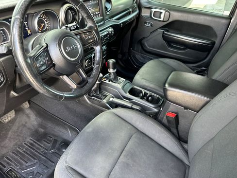 Used 2019 Jeep Wrangler Unlimited Sport S AWD/4WD image 9