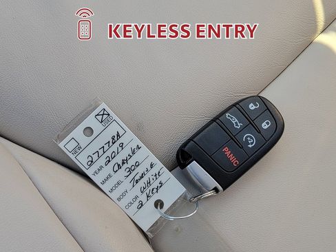 Used 2019 Chrysler 300 Touring L w/ Quick Order Package 22F image 31