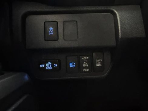 Used 2020 Toyota Tacoma TRD Off-Road w/ Blackout Package AWD/4WD image 19