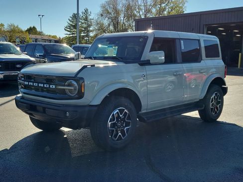 New 2025 Ford Bronco Outer Banks image 8