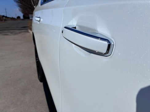 New 2026 Chevrolet Suburban Premier image 6