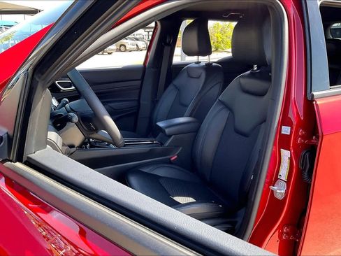 New 2026 Jeep Compass Latitude AWD/4WD image 9