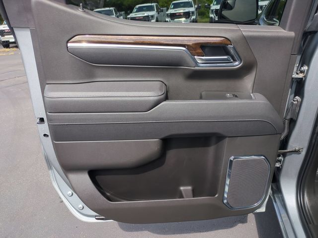 Used 2025 GMC Sierra 1500 SLE w/ Preferred Package AWD/4WD image 28