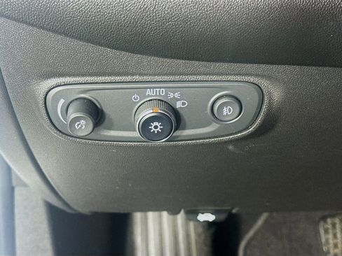 Used 2020 Chevrolet Equinox LT FWD image 10