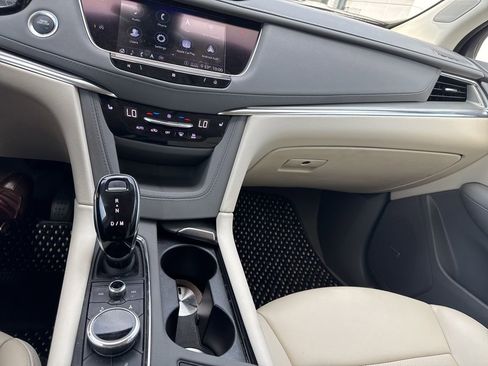 Used 2020 Cadillac XT5 Premium Luxury AWD/4WD image 25