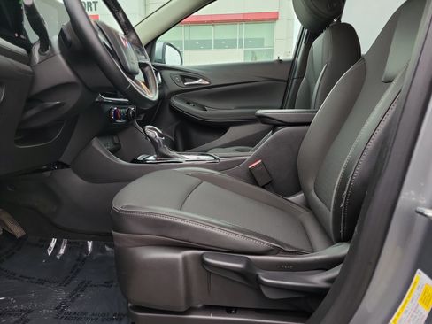 Used 2024 Buick Encore GX Preferred FWD image 16