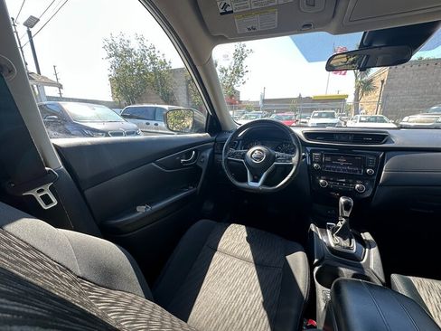Used 2019 Nissan Rogue SV FWD image 15