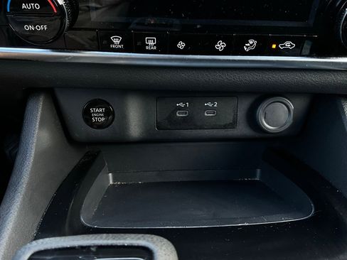 Used 2025 Nissan Rogue SV image 25