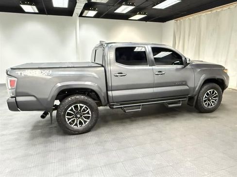 Used 2022 Toyota Tacoma TRD Sport w/ Technology Package image 7