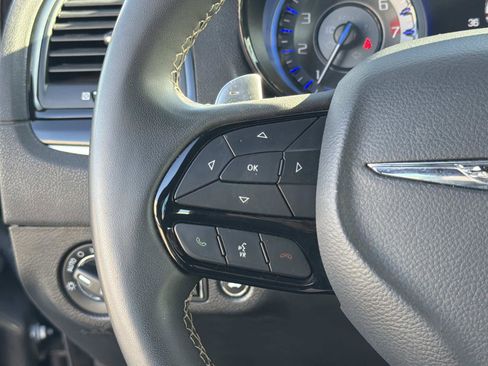 Used 2023 Chrysler 300 S image 9