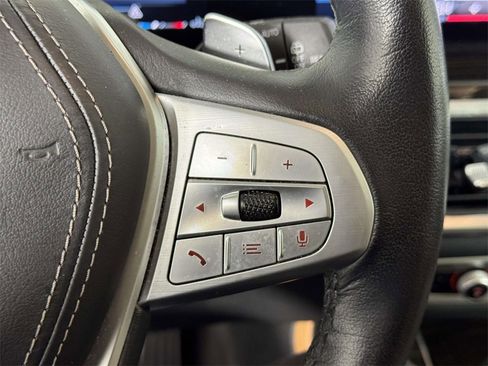 Used 2023 BMW X7 xDrive40i w/ Parking Assistance Package image 23