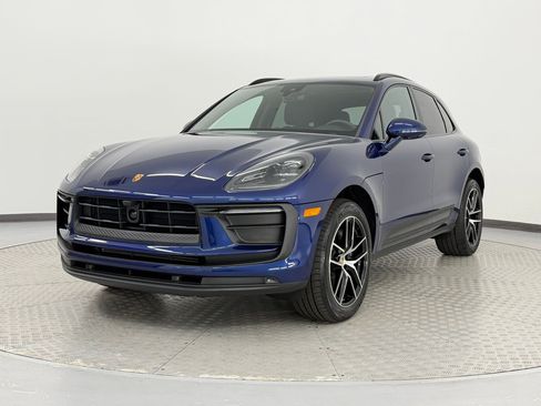 Used 2026 Porsche Macan AWD/4WD image 1