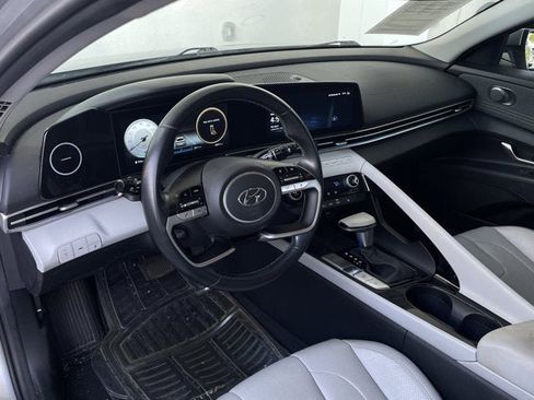 Used 2023 Hyundai Elantra Limited image 13