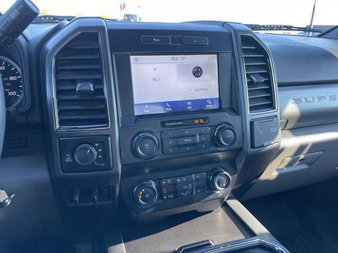 Used 2022 Ford F350 XLT w/ XLT Premium Package image 10