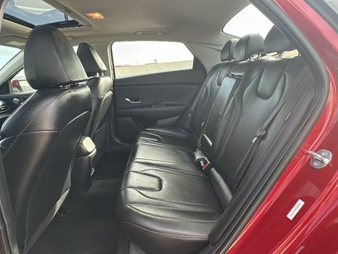 Used 2025 Hyundai Elantra Limited FWD image 33