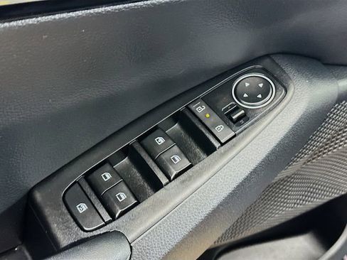 Used 2024 Kia Seltos S image 16