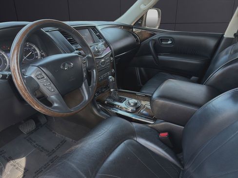 Used 2014 INFINITI QX80 4WD w/ Deluxe Touring Package image 12
