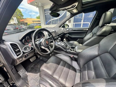 Used 2016 Porsche Cayenne S w/ Premium Plus Package AWD/4WD image 25