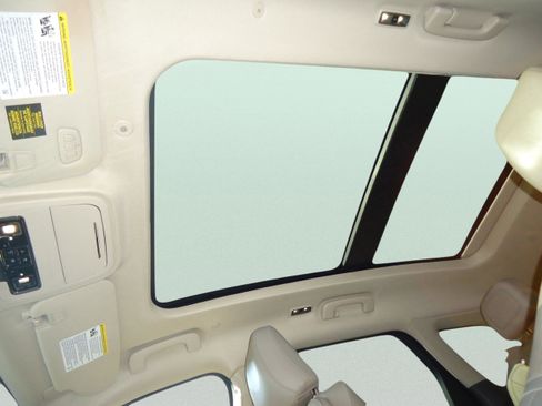 Used 2021 Lincoln Corsair Reserve w/ Equipment Group 201A image 32