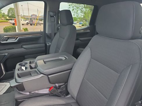 Used 2024 Chevrolet Silverado 1500 LT AWD/4WD image 12