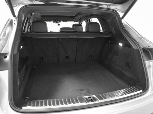 Certified 2021 Porsche Cayenne AWD/4WD image 16
