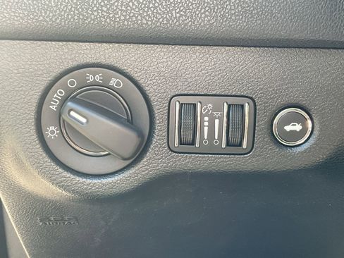 Used 2014 Dodge Charger SE RWD image 23