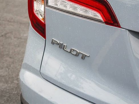 Used 2022 Honda Pilot TrailSport image 7