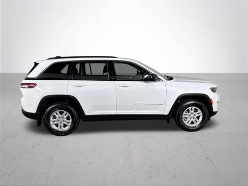 Certified 2025 Jeep Grand Cherokee Laredo w/ MOPAR Finishing Package AWD/4WD image 6