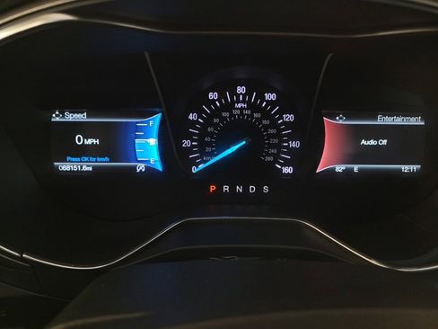 Used 2018 Ford Fusion SE w/ Fusion SE Technology Package FWD image 23