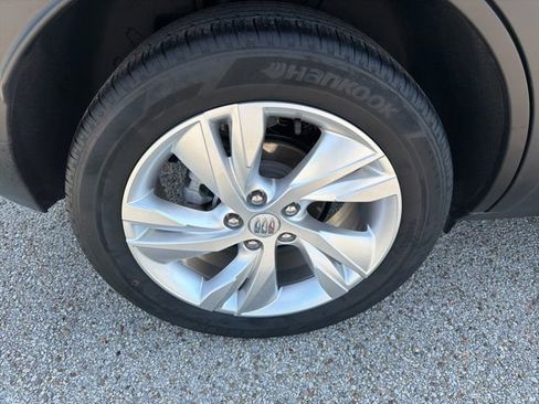 Used 2025 Buick Encore GX Preferred FWD image 31