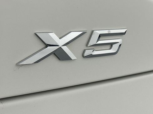 Used 2024 BMW X5 xDrive40i w/ M Sport Package AWD/4WD image 8