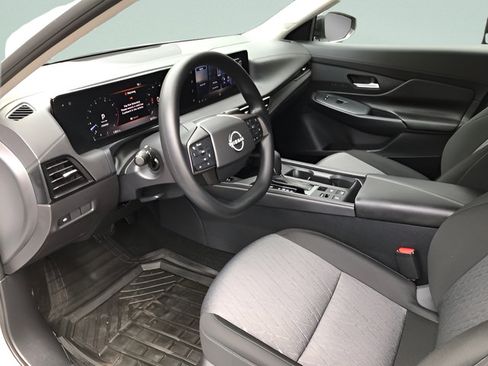 Used 2026 Nissan Sentra SV w/ Floor Mat Package FWD image 11