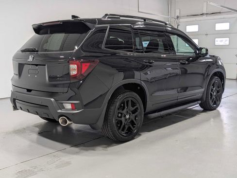Used 2024 Honda Passport Black Edition image 8